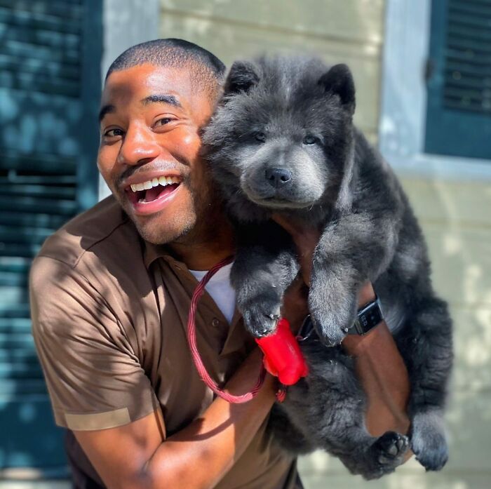 UPS Delivery Man Makes A Point Of Greeting Every Dog He Encounters (New Pics)