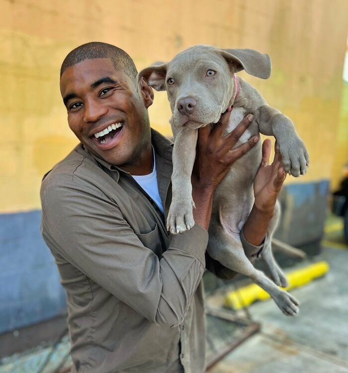 UPS Delivery Man Makes A Point Of Greeting Every Dog He Encounters (New Pics)