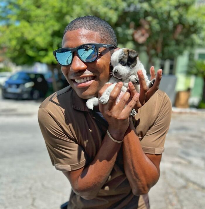 UPS Delivery Man Makes A Point Of Greeting Every Dog He Encounters (New Pics)