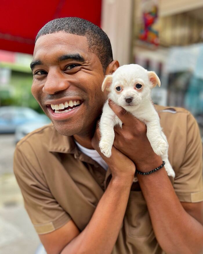 UPS Delivery Man Makes A Point Of Greeting Every Dog He Encounters (New Pics)